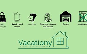 City Center Premium Apartment By Vacationy
